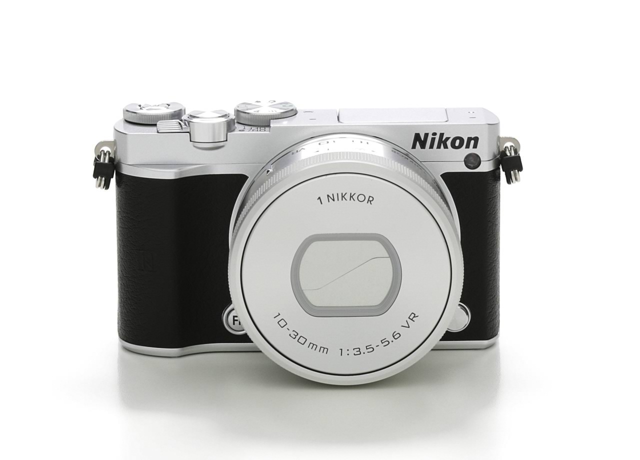 Nikon Bezlusterkowy aparat cyfrowy 1 J5 z obiektywem PD-ZOOM 10–30 mm (srebrny) (model międzynarodowy) Brak gwarancji